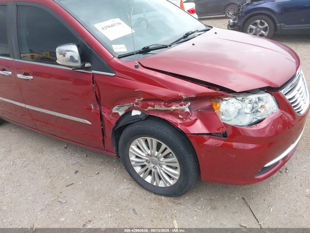 2C4RC1JG1GR121345 Chrysler Town and Country