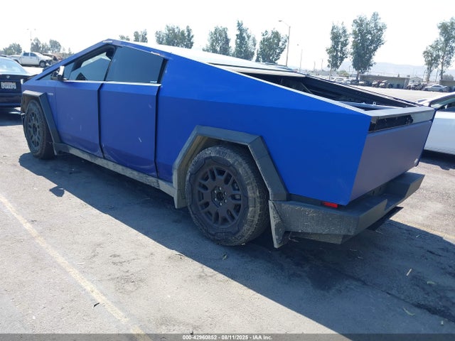 2024 TESLA CYBERTRUCK 7G2CEHEE4RA007575 Photo 2