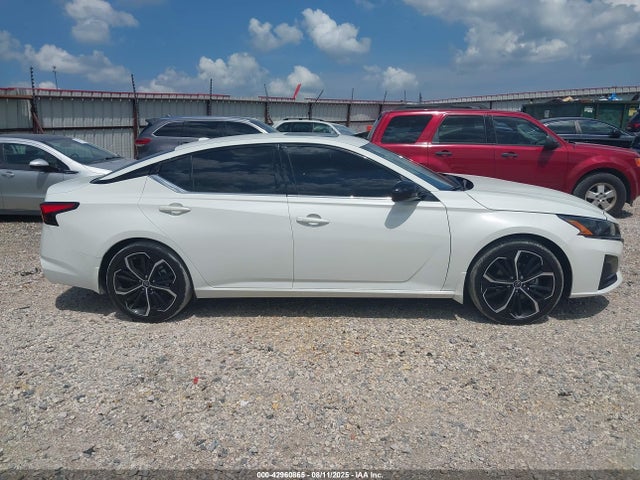 Nissan 2023 2023 1N4BL4CV2PN328666 Image 13