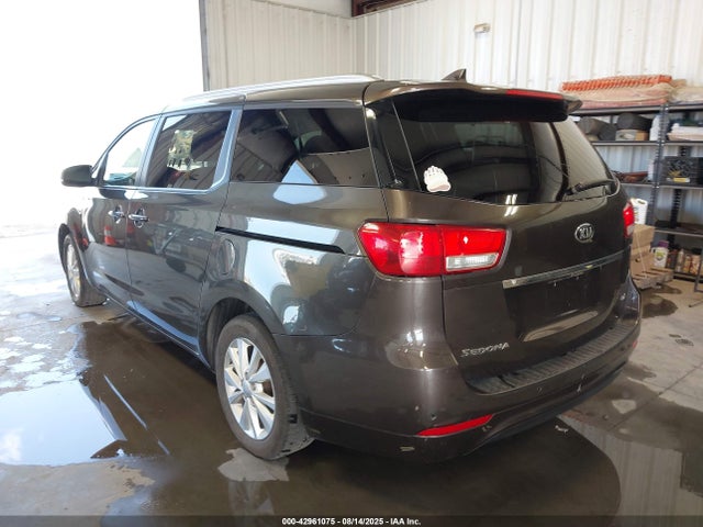 KIA Sedona 2017 KNDMB5C15H6327595 Image 3