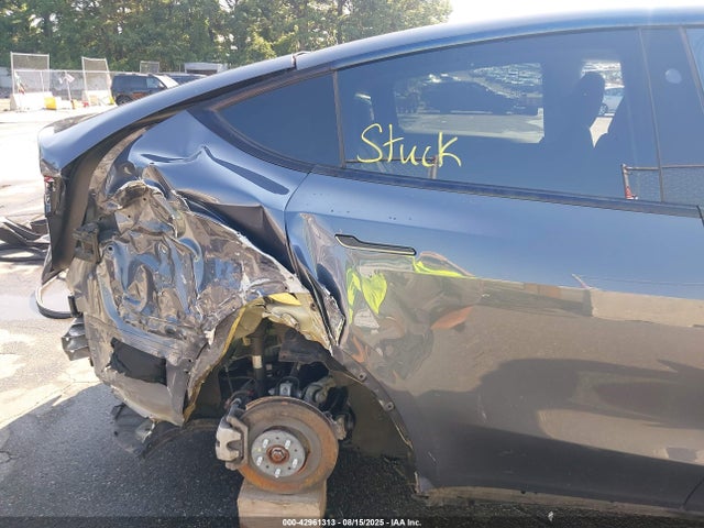 2023 TESLA MODEL Y 7SAYGDEE8PA169124 Photo 5