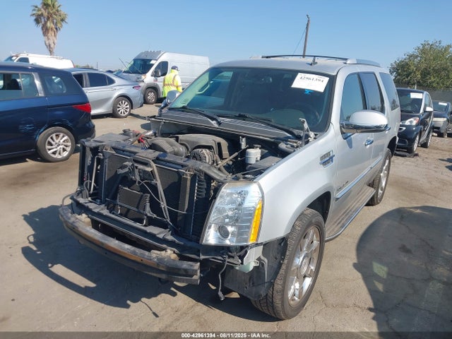 2011 CADILLAC ESCALADE 1GYS4AEF5BR257003 Photo 1