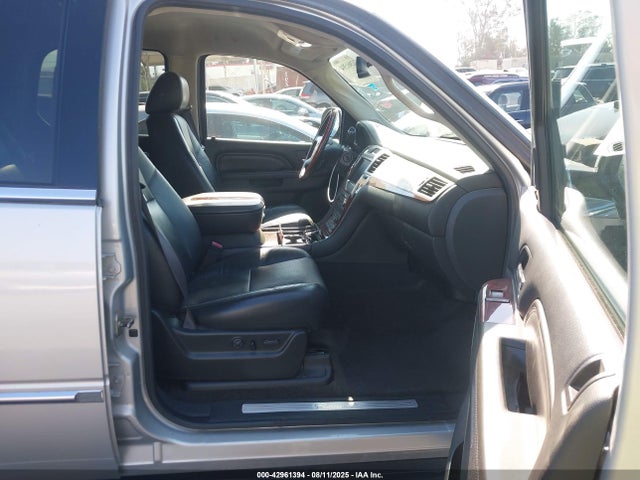 2011 CADILLAC ESCALADE 1GYS4AEF5BR257003 Photo 4