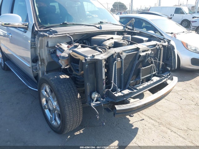 2011 CADILLAC ESCALADE 1GYS4AEF5BR257003 Photo 5