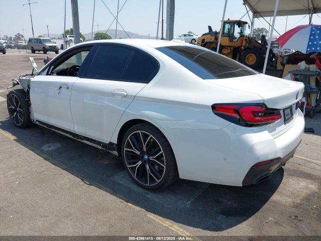 BMW 530e 2022 WBA13AG02NCJ22143 Image 3