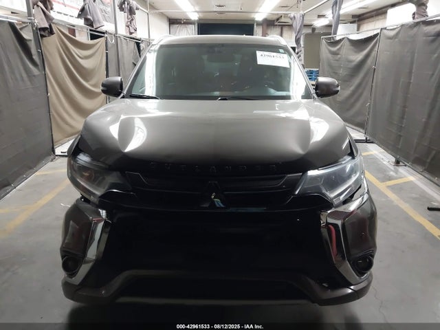 Mitsubishi s61 - y61 2018 JA4J24A56JZ050893 Image 12