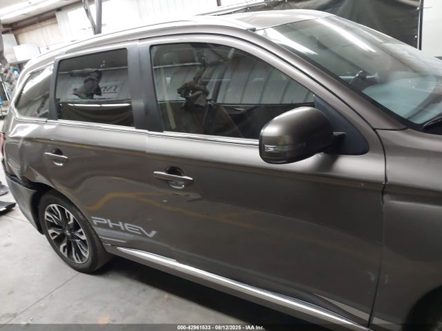 Mitsubishi s61 - y61 2018 JA4J24A56JZ050893 Image 13