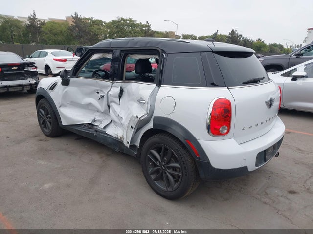 2014 MINI COUNTRYMAN WMWZB3C5XEWR41709 Photo 2