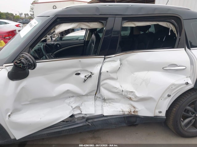 2014 MINI COUNTRYMAN WMWZB3C5XEWR41709 Photo 5