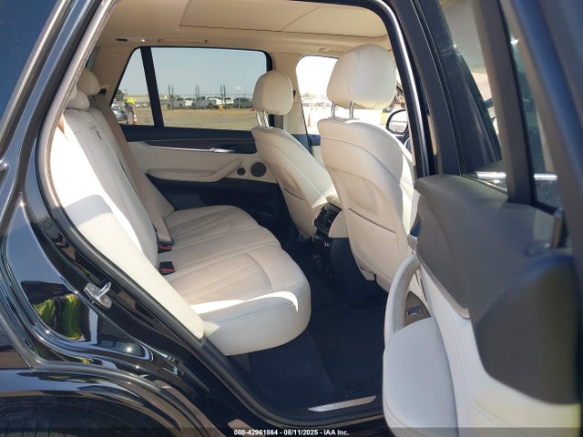 BMW 2016 2016 5UXKR0C58G0P27563 Image 8