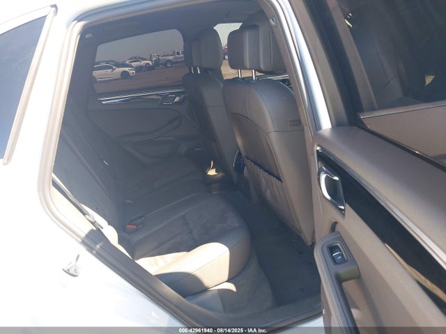 2021 PORSCHE MACAN WP1AA2A58MLB16086 Photo 7