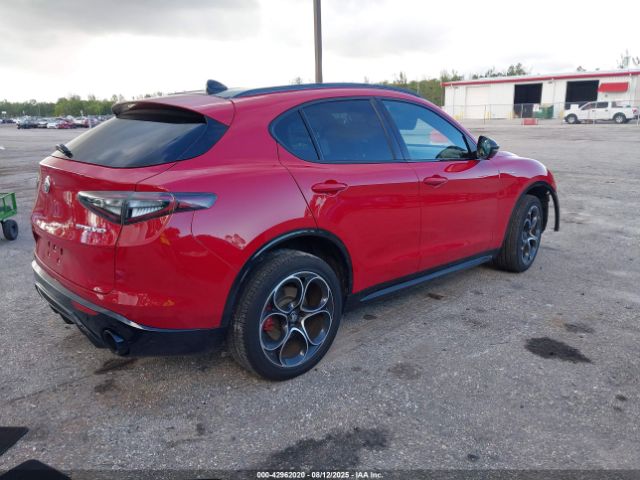 2024 ALFA ROMEO STELVIO ZASPAKBN3R7D71973 Photo 3