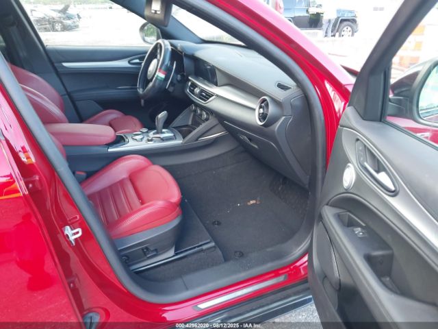 2024 ALFA ROMEO STELVIO ZASPAKBN3R7D71973 Photo 4