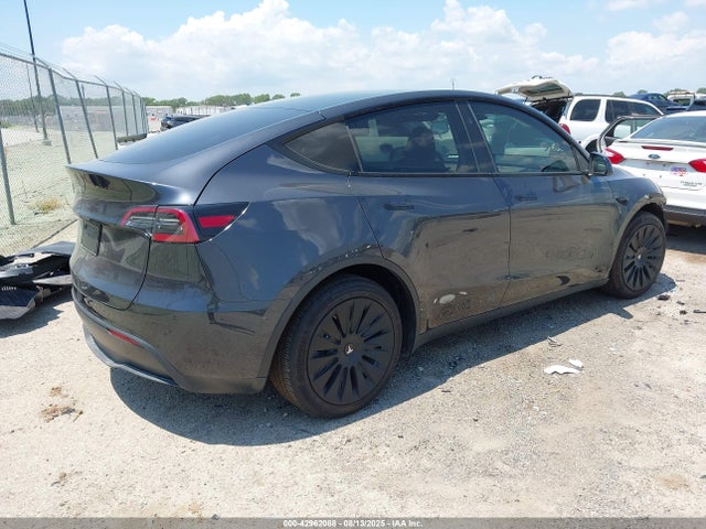 2024 TESLA MODEL Y 7SAYGDED8RF057226 Photo 3