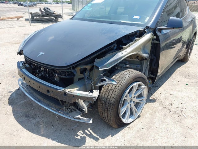 2024 TESLA MODEL Y 7SAYGDED8RF057226 Photo 5