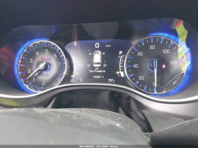 2C4RC1GG3JR185661 Chrysler 2018