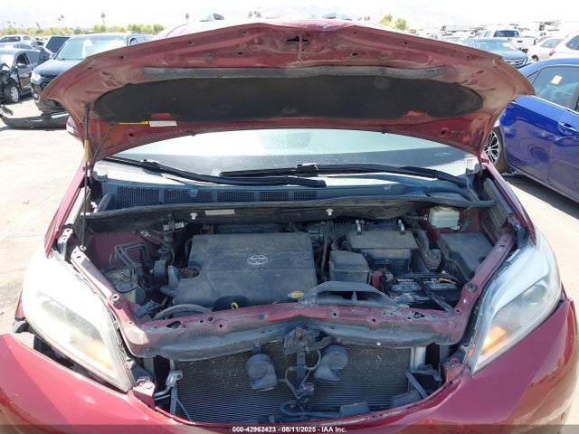5TDDK3DC9FS099425 Toyota Sienna Limited Premium 7 Passenger