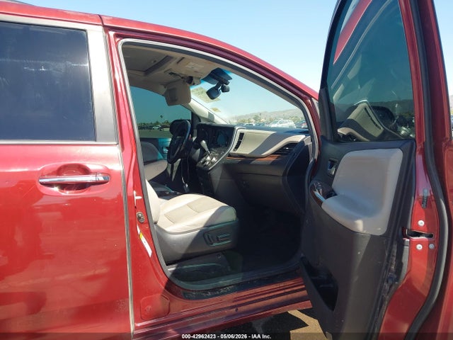 5TDDK3DC9FS099425 Toyota Sienna Limited Premium 7 Passenger