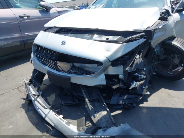 WDDSJ4EBXKN721221 Mercedes-Benz m270
