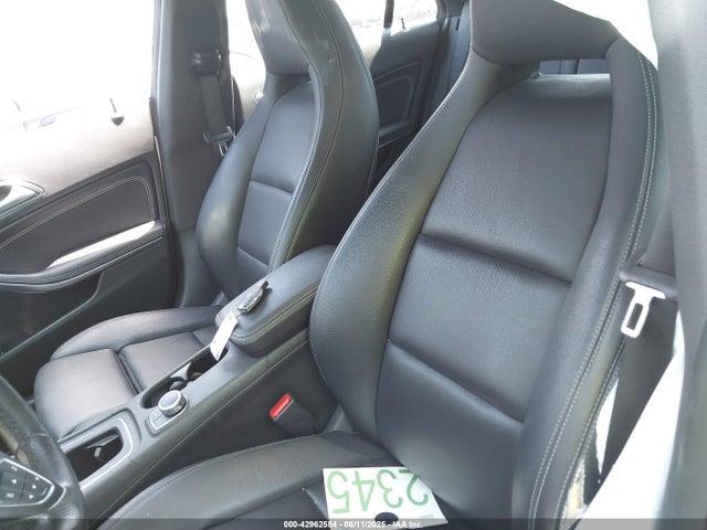 WDDSJ4EBXKN721221 Mercedes-Benz m270