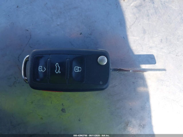 Volkswagen 2015 2015 1VWAT7A39FC080898 Image 11