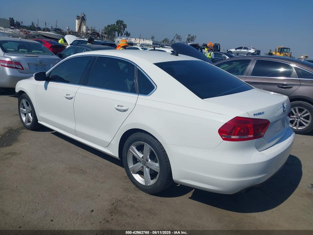 Volkswagen 2015 2015 1VWAT7A39FC080898 Image 3