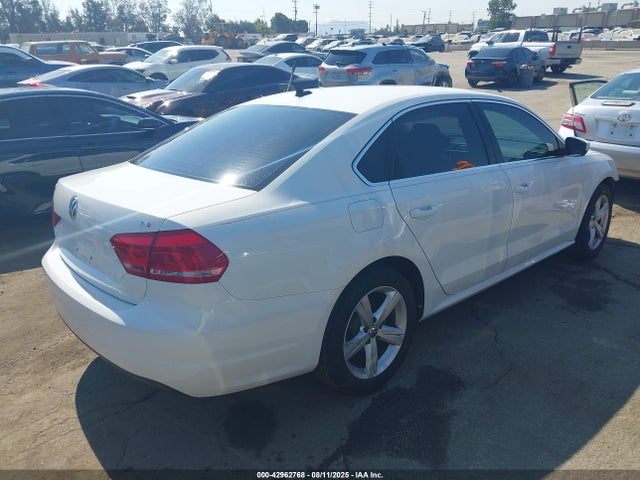 Volkswagen 2015 2015 1VWAT7A39FC080898 Image 4