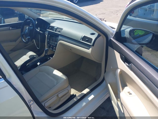 Volkswagen 2015 2015 1VWAT7A39FC080898 Image 5
