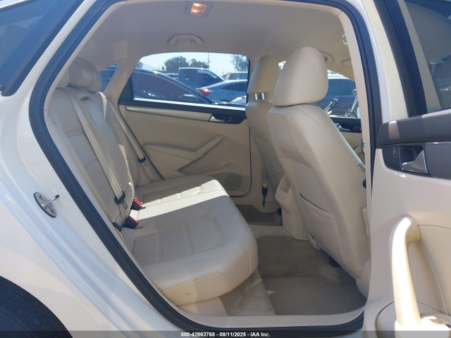 Volkswagen 2015 2015 1VWAT7A39FC080898 Image 8
