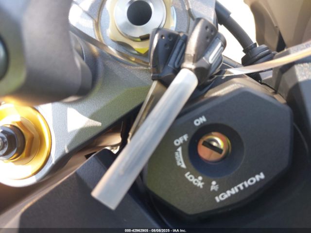 2025 SUZUKI GSX-S1000 JS1EK11D4S7100064 Photo 10