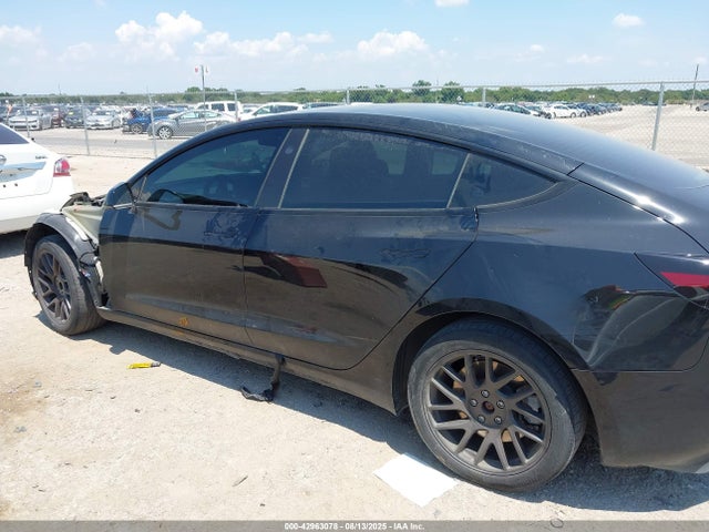 5YJ3E1EA1RF718841 Tesla MODEL 3