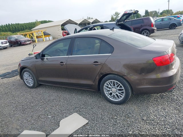 3VW3L7AJ1EM408240 Volkswagen Tdi
