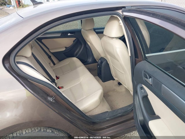 3VW3L7AJ1EM408240 Volkswagen Tdi