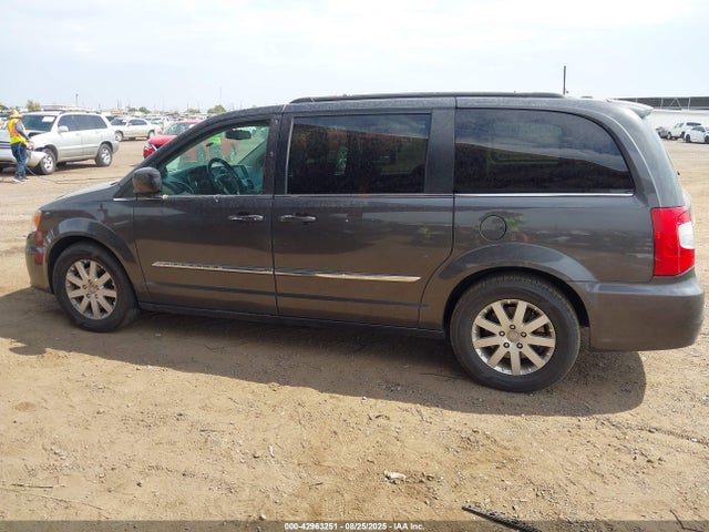 2C4RC1BG7GR147897 Chrysler Town and Country
