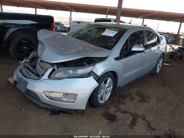 Chevrolet luu - ffv, e-flex, fam 2014 1G1RE6E43EU138342 Image 2