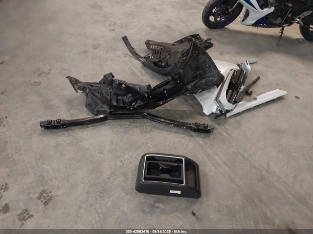 Toyota t24a-fts 2025 5TDAAAB51SS074950 Image 11