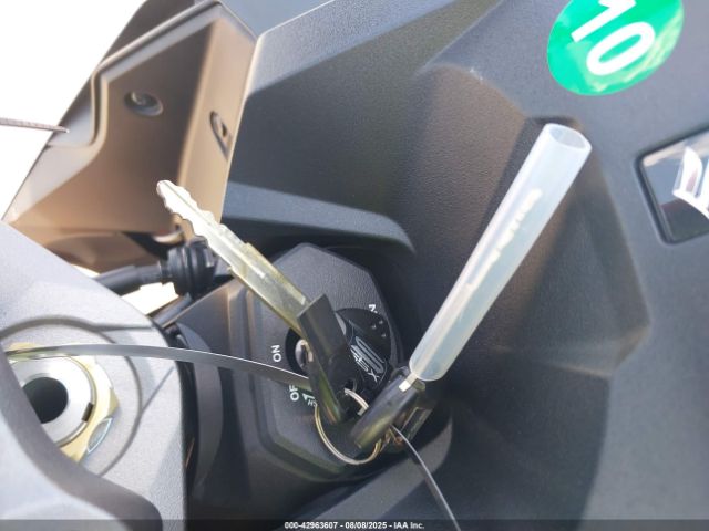 2025 SUZUKI GSX-S1000 JS1EK11D8S7100021 Photo 10