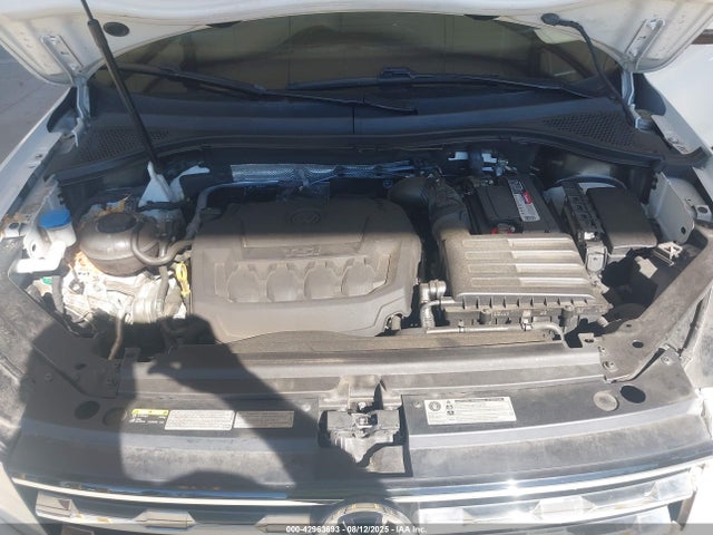 Volkswagen Tiguan 2018 3VV2B7AX0JM073893 Image 10