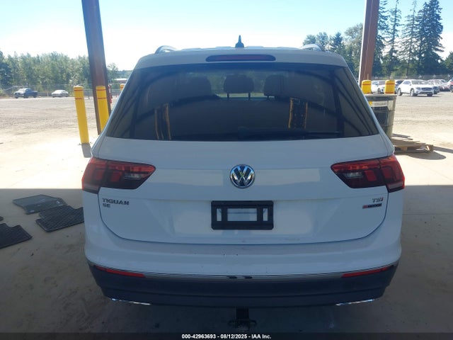 Volkswagen Tiguan 2018 3VV2B7AX0JM073893 Image 16