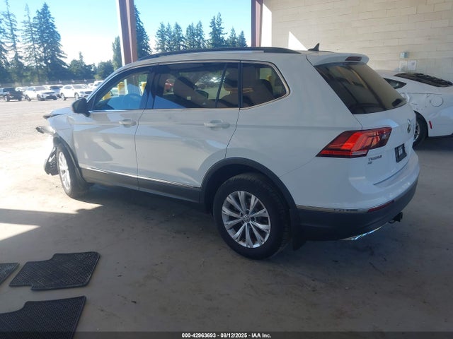 Volkswagen Tiguan 2018 3VV2B7AX0JM073893 Image 3