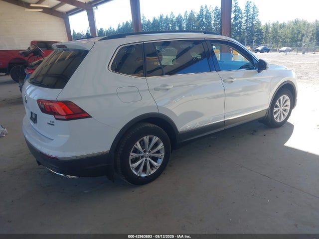Volkswagen Tiguan 2018 3VV2B7AX0JM073893 Image 4