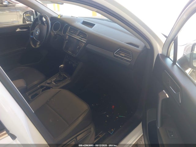 Volkswagen Tiguan 2018 3VV2B7AX0JM073893 Image 5
