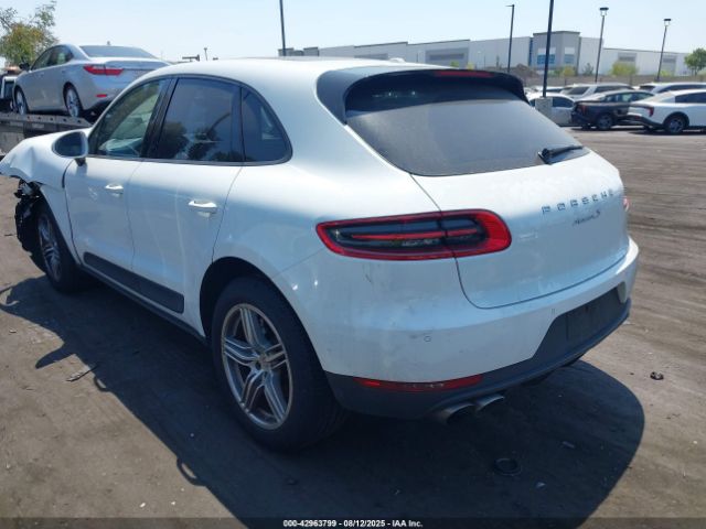 2015 PORSCHE MACAN WP1AB2A51FLB70068 Photo 2