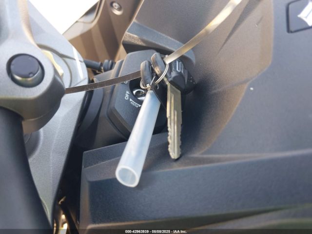 2025 SUZUKI GSX-S1000 JS1EK11D1S7100023 Photo 10