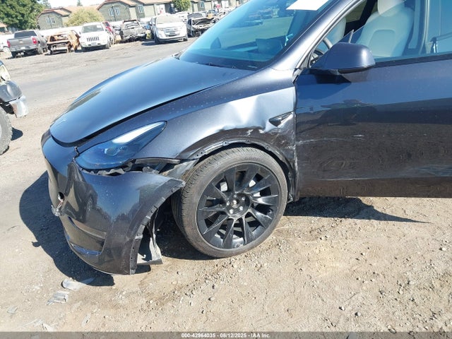 2024 TESLA MODEL Y 7SAYGDEE9RF063173 Photo 5