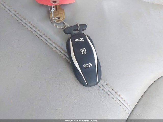 2014 TESLA MODEL S 5YJSA1H19EFP33830 Photo 10