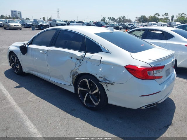 Honda l15be 2018 1HGCV1F35JA262518 Image 3