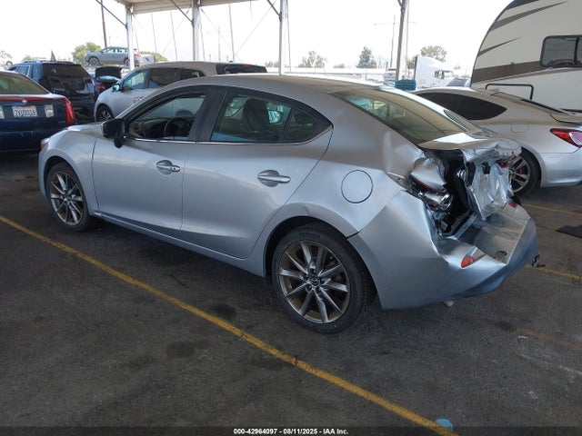 3MZBN1V33JM166303 Mazda py