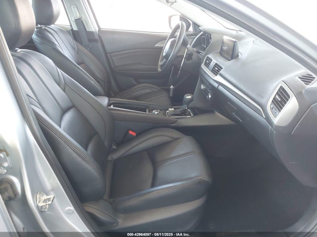 3MZBN1V33JM166303 Mazda py