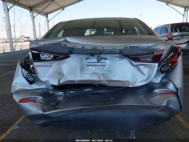 3MZBN1V33JM166303 Mazda py